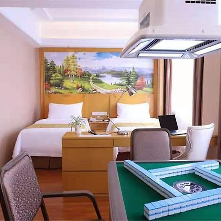 Vienna Hotel Pingxiang Lvyin Square Екстериор снимка