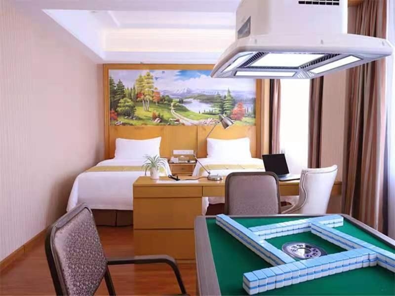 Vienna Hotel Pingxiang Lvyin Square Екстериор снимка